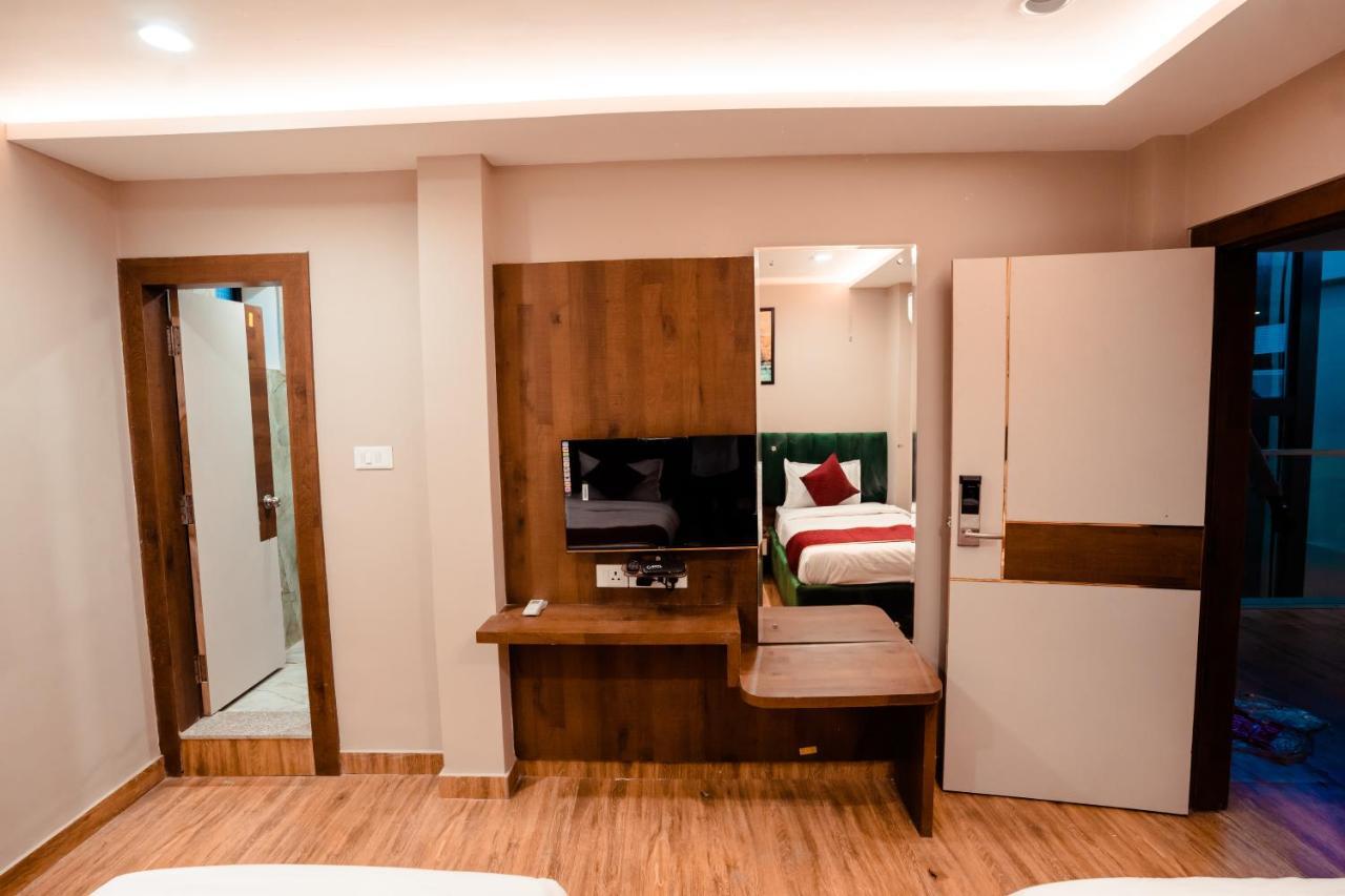 Hotel Jsr Ganga Varanasi Bagian luar foto