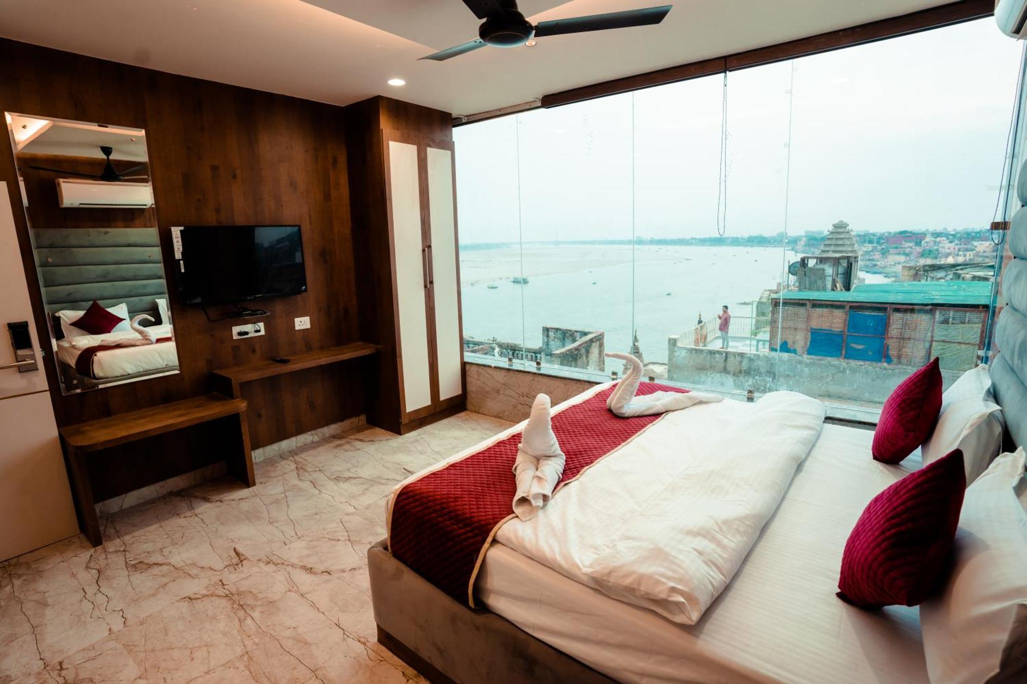 Hotel Jsr Ganga Varanasi Bagian luar foto