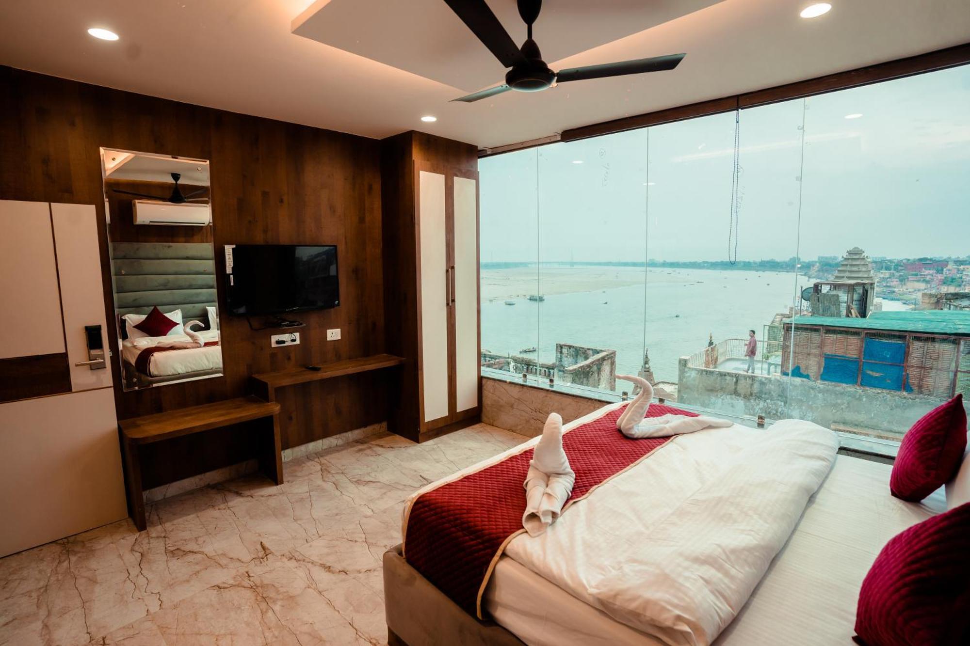 Hotel Jsr Ganga Varanasi Bagian luar foto